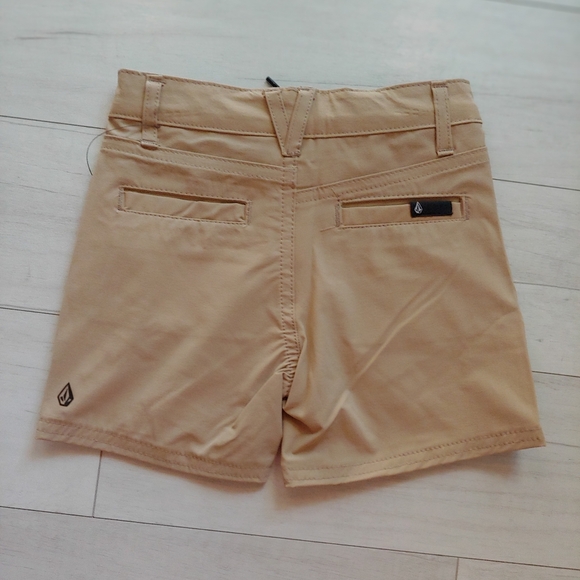 VOLCOM NEW Toddler Pocket Tee & Chino Shorts - Picture 9 of 13